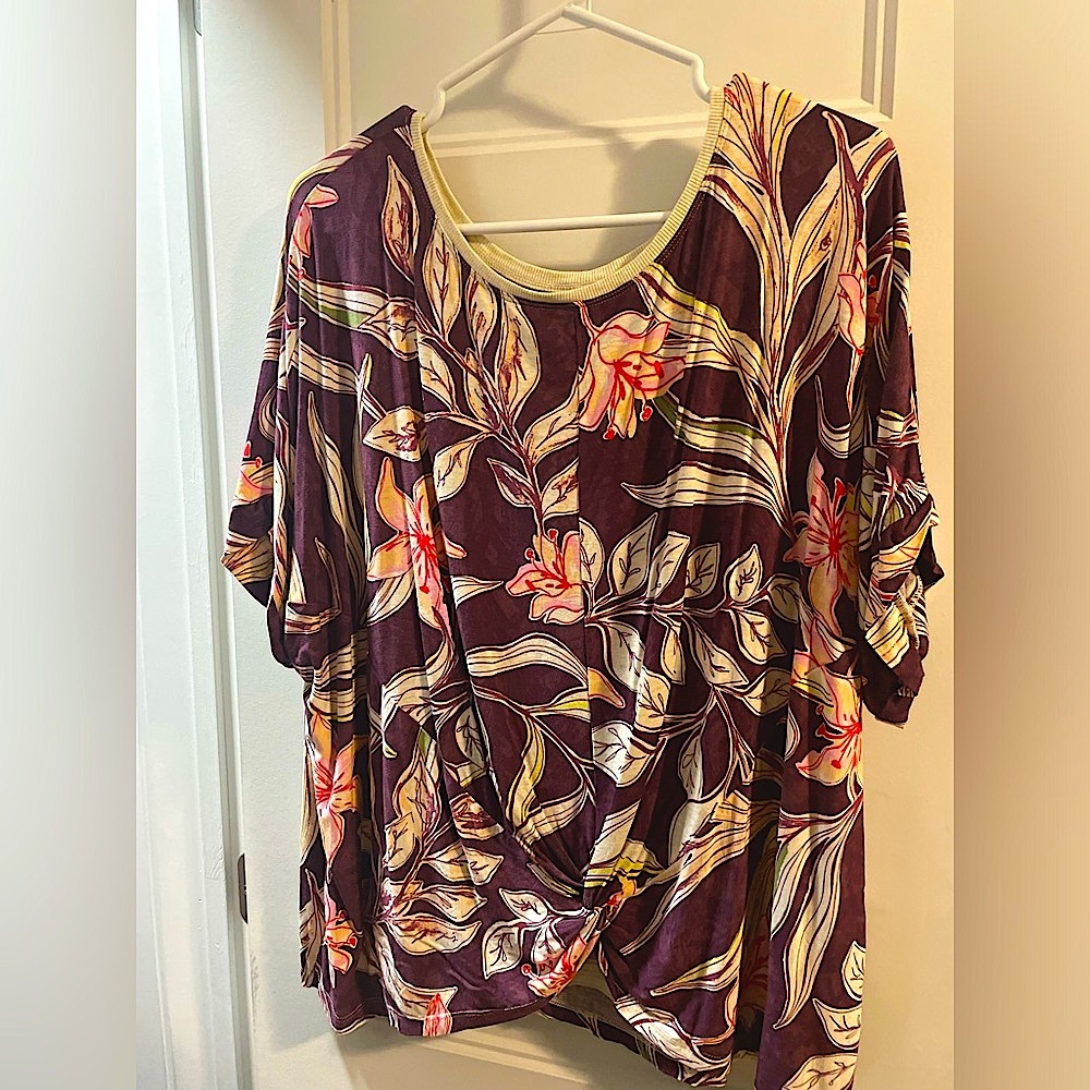 NWOT HYBA floral workout top for women 3X